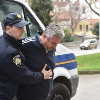 Pula: Priveden muškarac koji je metalnom šipkom napao susjedu i teško ju ozlijedio