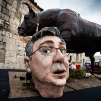 U Kaštel Starom spalili lutku s likom bivše predsjednice