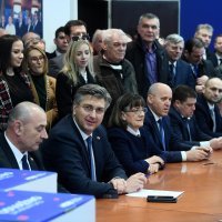 Andrej Plenković predao potpise za unutarstranačke izbore