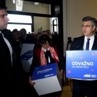 Andrej Plenković predao potpise za unutarstranačke izbore