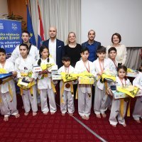 Predstavljen je projekt Sportska edukacija za novi život azilanata
