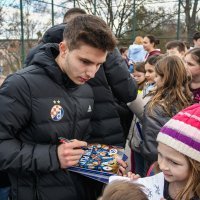 Dinamovci se družili s djecom