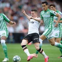 Valencia (Kevin Gameiro) – Betis (Sidnei da Silva)