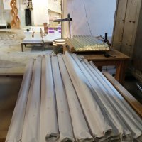 Radovi na umjetničkoj instalaciji Kapi u tvornici, staklo za instalaciju