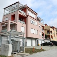 Stan u u zgradi na Gračanskoj cesti.