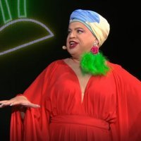 Siniša Ružić kao Cardi B