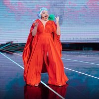 Siniša Ružić kao Cardi B