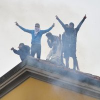 Prosvjed talijanskih zatvorenika i njihovih obitelji zbog zabrane posjeta