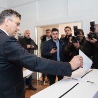 Zagreb: Andrej Plenković glasovao na unutarstranačkim izborima HDZ-a