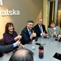 Praćenje izbornih rezultata u stožeru Andreja Plenkovića