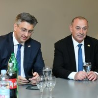 Andrej Plenković, Tomo Medved