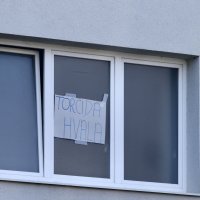 Torcida pomaže u preseljenju opreme iz bolnice Križine u bolnicu Firule