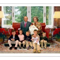 Kralj Juan Carlos i kraljica Sofija s unucima