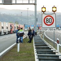 Zagreb: Konvoj kamiona čeka polazak prema Srbiji i BiH