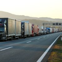 Zagreb: Konvoj kamiona čeka polazak prema Srbiji i BiH