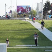 Građani na fontanama na Sveučilišnoj livadi