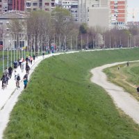 Zagreb: Unatoč preporukama da ne izlaze iz stanova pojedini građani šeću Bundekom