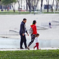 Zagreb: Unatoč preporukama da ne izlaze iz stanova pojedini građani šeću Bundekom