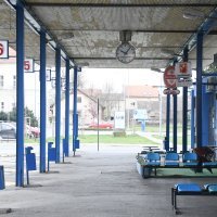Prazan autobusni kolodvor u Sisku