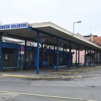 Prazan autobusni kolodvor u Sisku