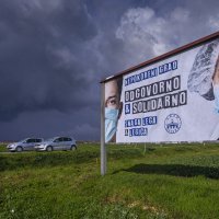 Osijek: Na obilaznici postavljen jumbo plakat o koronavirusu