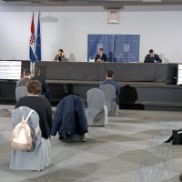 Sjednica Sabora u zgradi Ine