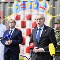 Ministri Vili Beroš i Damir Krstičević u obilasku ekspedicijskog kampa KB Dubrava