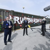 Ministri Vili Beroš i Damir Krstičević u obilasku ekspedicijskog kampa KB Dubrava