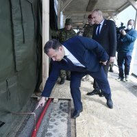 Ministri Vili Beroš i Damir Krstičević u obilasku ekspedicijskog kampa KB Dubrava