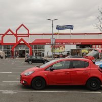 Pevex i Bauhaus ponovno rade