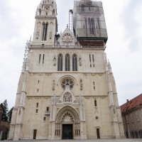 Oko zagrebačke katedrale postavljena zaštitna ograda
