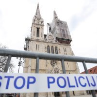 Oko zagrebačke katedrale postavljena zaštitna ograda