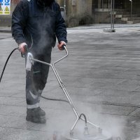 Rijeka: Radnici Čistoće čiste plato ispred Opere