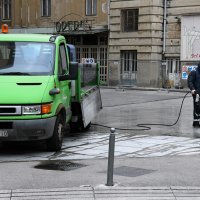 Rijeka: Radnici Čistoće čiste plato ispred Opere
