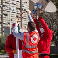 Split: Ispred bolnice Križine postavlja se šator za uzimanje brisa za testiranje od koronavirusa