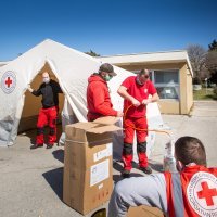 Split: Ispred bolnice Križine postavlja se šator za uzimanje brisa za testiranje od koronavirusa