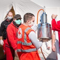 Split: Ispred bolnice Križine postavlja se šator za uzimanje brisa za testiranje od koronavirusa