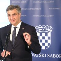 Plenković je održao konferenciju prije glasovanja o Vladinom paketu mjera za pomoć gospodarstvu