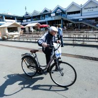 Unatoč upozorenju o zabrani kretanja, građani starije životne dobi i dalje su vani