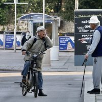 Unatoč upozorenju o zabrani kretanja, građani starije životne dobi i dalje su vani