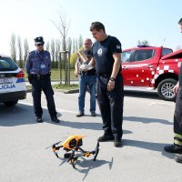 Vatrogasci i HGSS s dronovima nadgledavaju javne površine na kojima bi se mogli okupljati građani