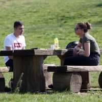 Karlovac: Građani usprkos preporukama borave uz rijeku Koranu