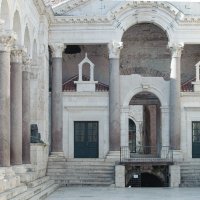 Uskršnja misa u katedrali sv. Dujma održava se bez prisutnosti vjernika