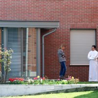 Zagreb: Kardinal Josip Bozanić dolazi u crkvu u kojoj služi Uskrsno misno slavlje bez vjernika