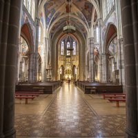 Osječka konkatedrala ovaj Uskrs ostala je prazna zbog virusa korone