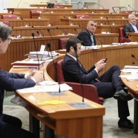 Zastupnici ponovno u klupama