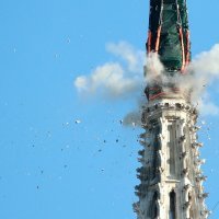 Rušenje vrha sjevernog tornja zagrebačke katedrale