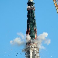 Rušenje vrha sjevernog tornja zagrebačke katedrale