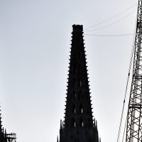 Uspješno je uklonjen vrh sjevernog tornja katedrale