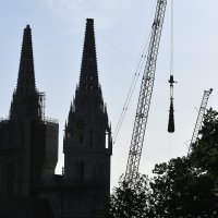 Uspješno je uklonjen vrh sjevernog tornja katedrale